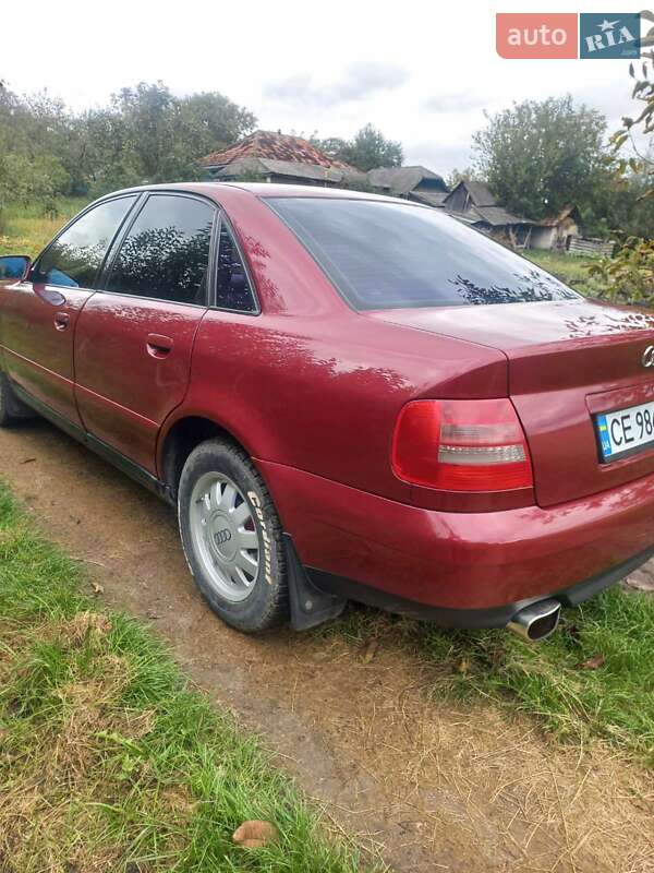 Седан Audi A4 1999 в Кельменцах