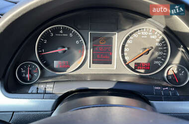 Седан Audi A4 2004 в 