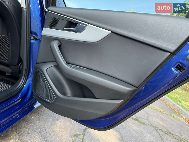 Универсал Audi A4 2016 в Днепре