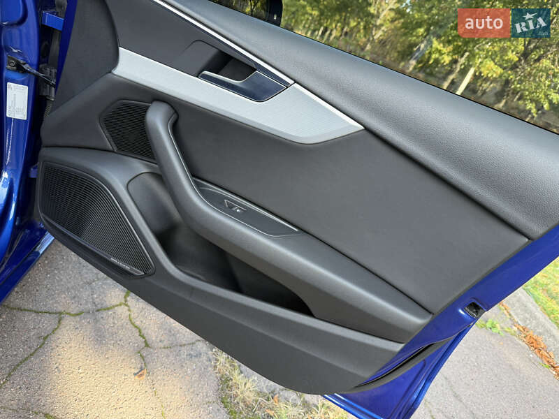 Универсал Audi A4 2016 в Днепре