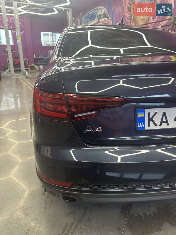 Седан Audi A4 2017 в Киеве
