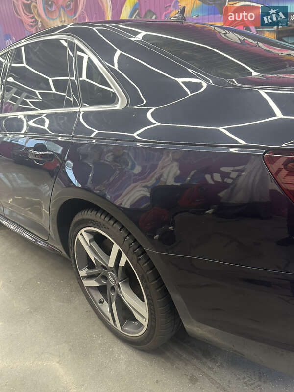 Седан Audi A4 2017 в Киеве