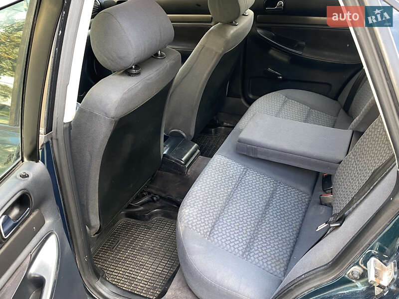 Седан Audi A4 1995 в Харькове