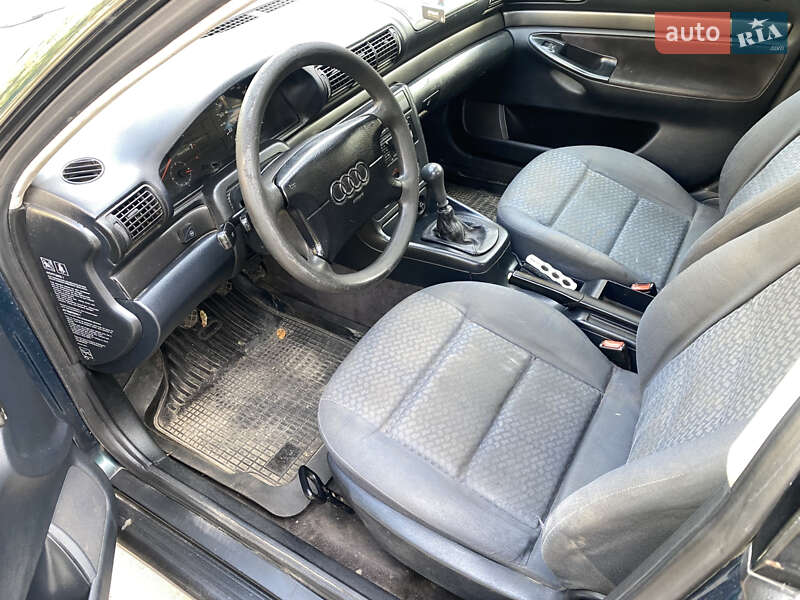 Седан Audi A4 1995 в Харькове