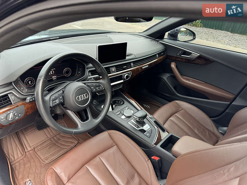 Седан Audi A4 2018 в Киеве