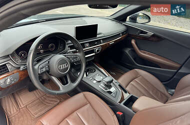 Седан Audi A4 2018 в 