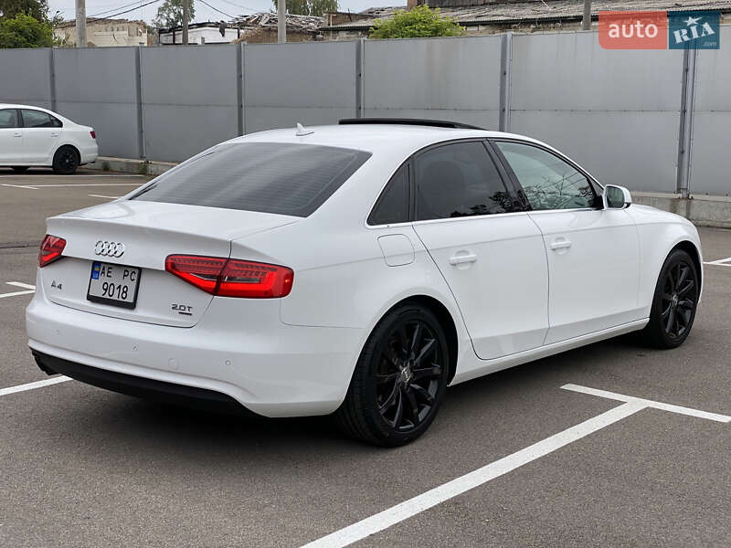 Седан Audi A4 2013 в Києві