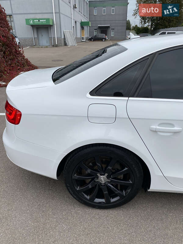 Седан Audi A4 2013 в Києві