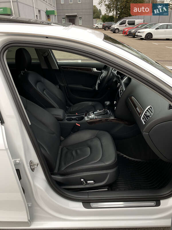 Седан Audi A4 2013 в Києві