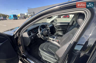 Седан Audi A4 2012 в 