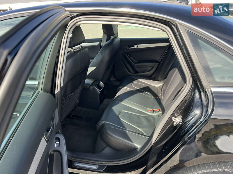 Седан Audi A4 2012 в Ирпене