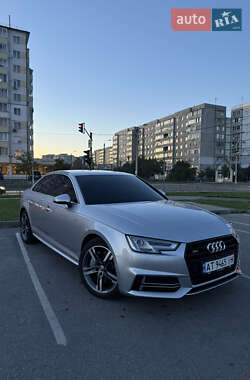 Седан Audi A4 2018 в Івано-Франківську