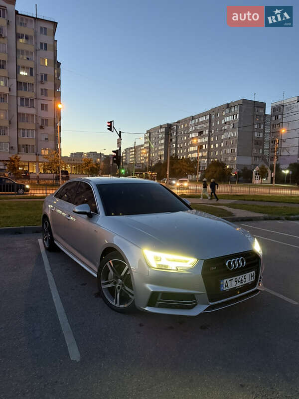 Седан Audi A4 2018 в Ивано-Франковске