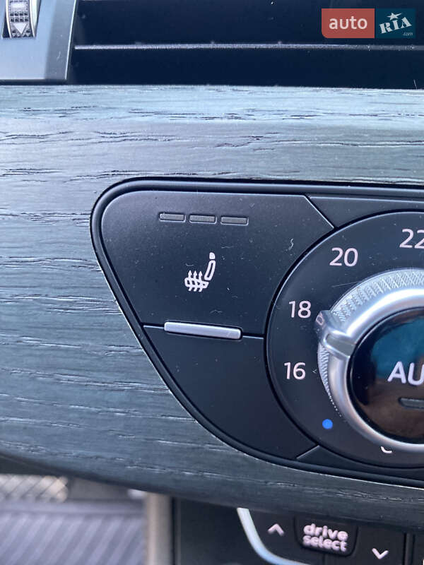 Седан Audi A4 2016 в Львове
