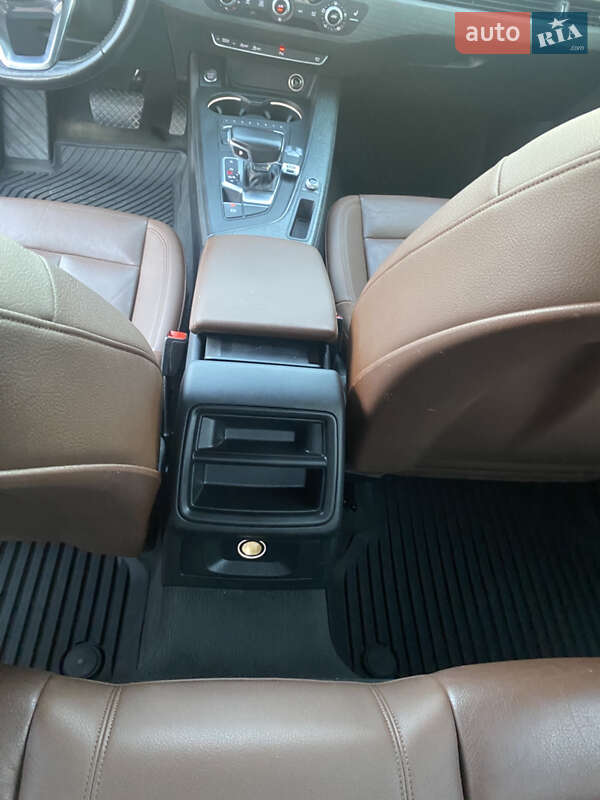 Седан Audi A4 2016 в Львове