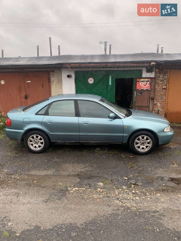 Седан Audi A4 1998 в Хмельницком