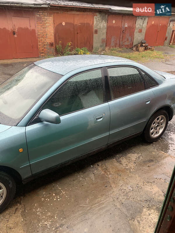 Седан Audi A4 1998 в Хмельницком