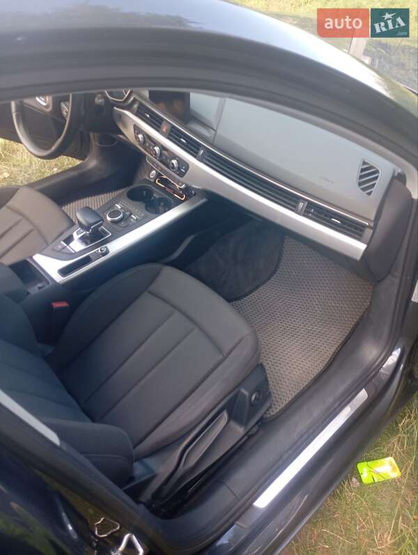 Седан Audi A4 2018 в Буче
