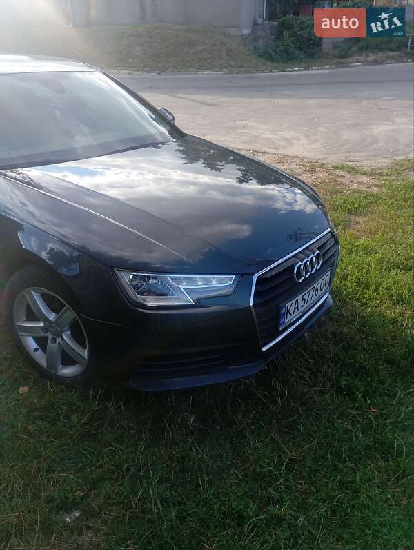 Седан Audi A4 2018 в Буче