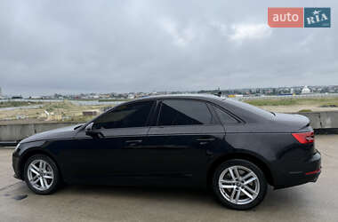 Седан Audi A4 2017 в 