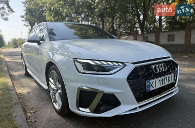 Седан Audi A4 2022 в Киеве