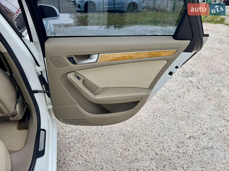Седан Audi A4 2010 в Киеве