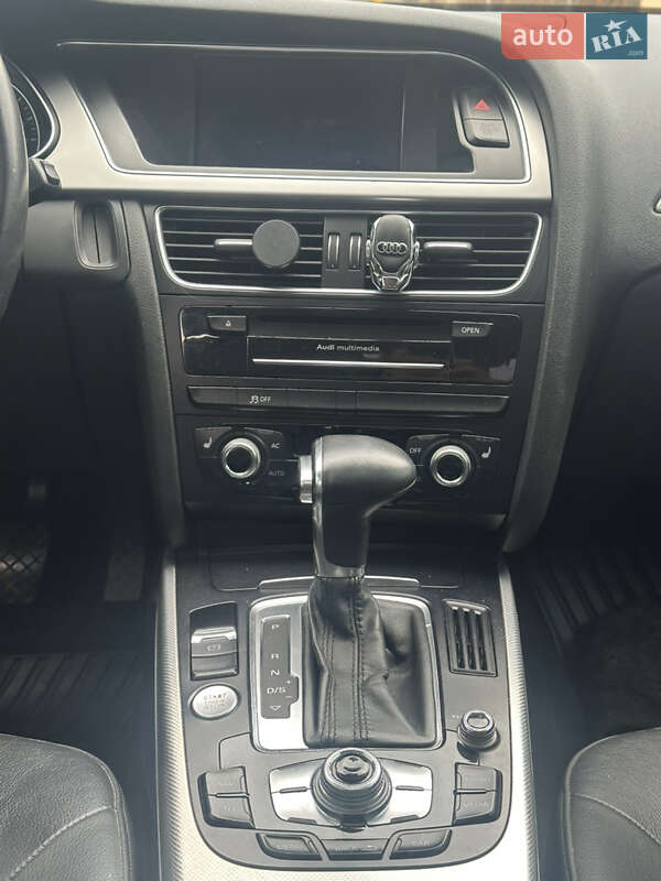 Седан Audi A4 2014 в Тростянце