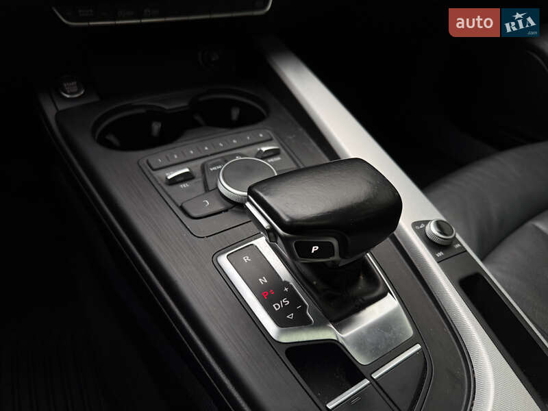 Седан Audi A4 2017 в Киеве