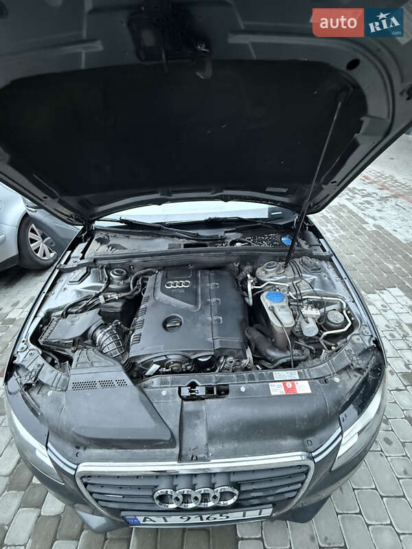 Седан Audi A4 2011 в Буковеле