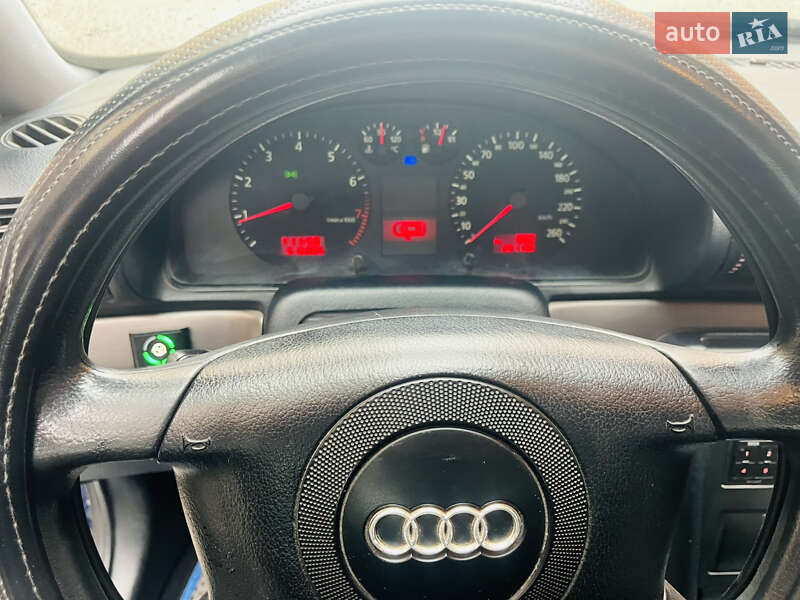 Универсал Audi A4 1999 в Нетешине