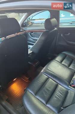 Седан Audi A4 2004 в 
