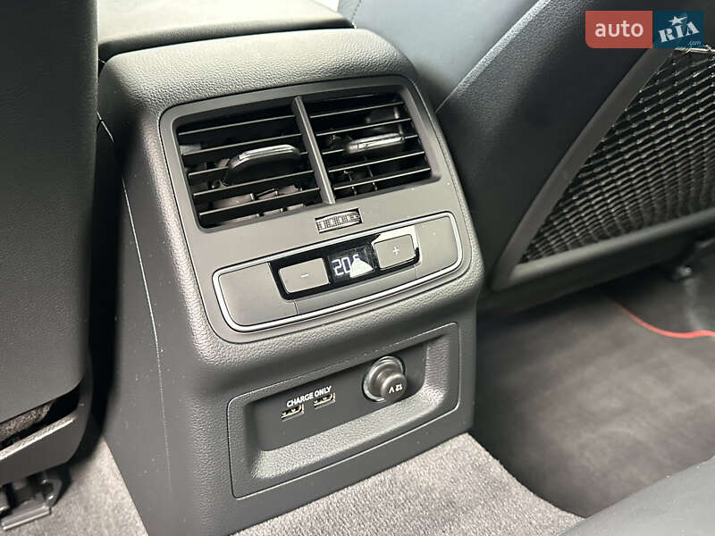 Универсал Audi A4 2022 в Ровно
