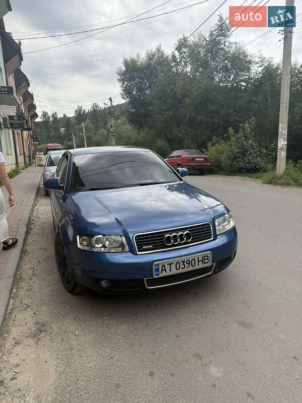 Седан Audi A4 2000 в 