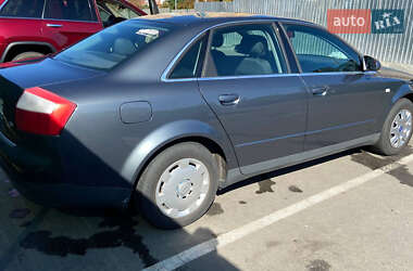 Седан Audi A4 2001 в 