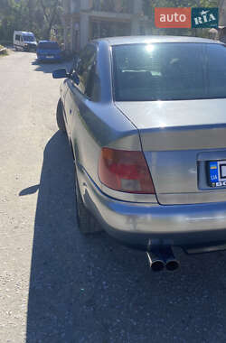 Седан Audi A4 1995 в 