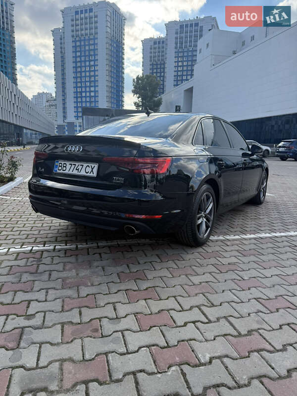 Седан Audi A4 2016 в Одессе