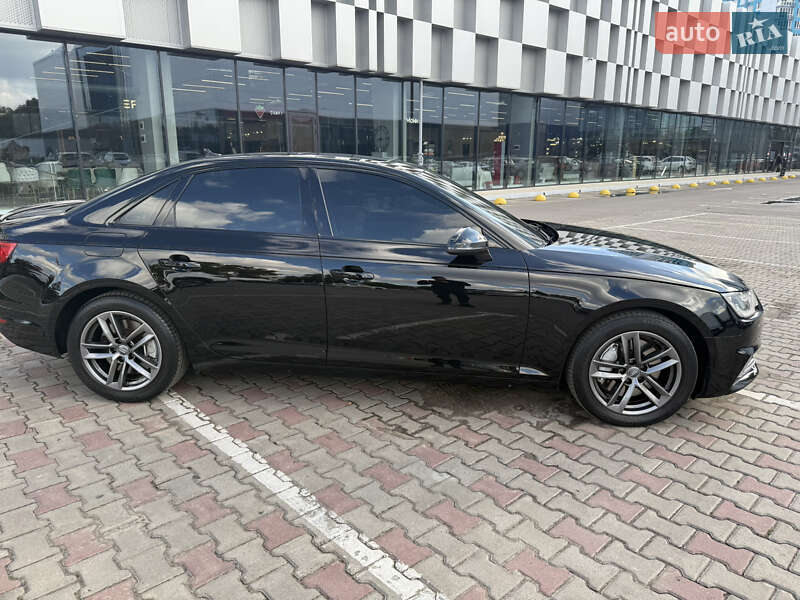 Седан Audi A4 2016 в Одессе