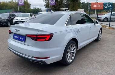 Седан Audi A4 2018 в 