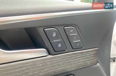 Седан Audi A4 2018 в 