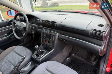 Седан Audi A4 1995 в 