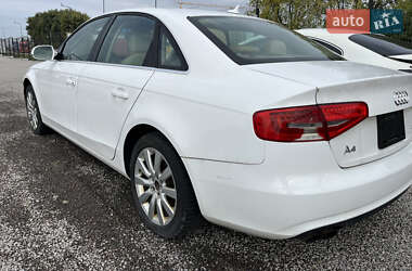 Седан Audi A4 2013 в Львові
