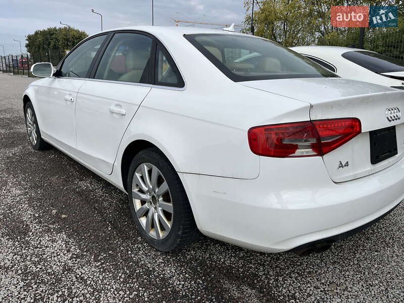 Седан Audi A4 2013 в Львове