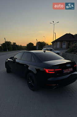 Седан Audi A4 2017 в 