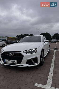 Седан Audi A4 2022 в 