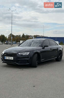 Седан Audi A4 2018 в 