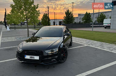 Седан Audi A4 2012 в Мукачево