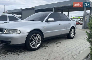 Седан Audi A4 1999 в 