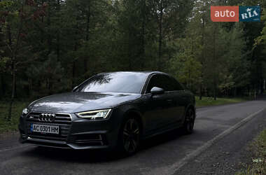 Седан Audi A4 2017 в 