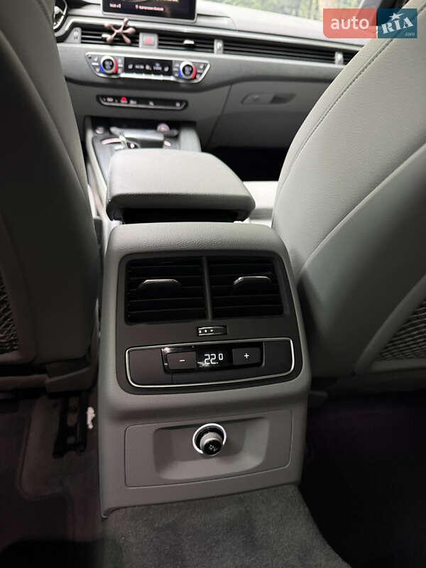 Седан Audi A4 2017 в Луцке