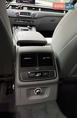 Седан Audi A4 2017 в 